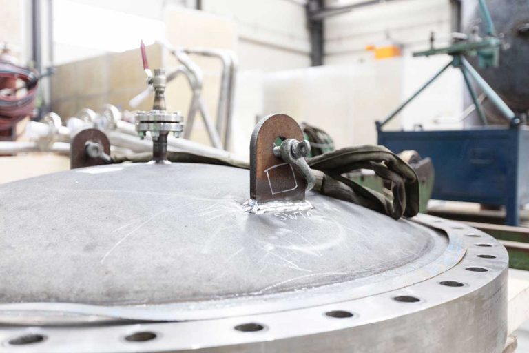 Armaturenfabrik Armaturenbau Modifikation Armaturenhersteller Behälterbau Produktion Werkhalle Kompressoranlage