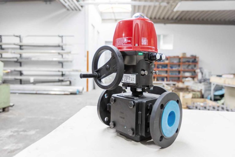 Armaturenfabrik Armaturenmodifikation Armaturenbau Herstellre, Produktion, Automatisierung von Industireamaturen, elektrische Steuerung oder pneumatische Modifikation, 3-Wege Kugelhahn, Endschalter