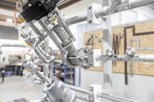 Armaturenfarbik Fertigung Produktion SKID Prozessanlage Schrägsitzventil Rohleitungsbau Edelstahl Stellventil