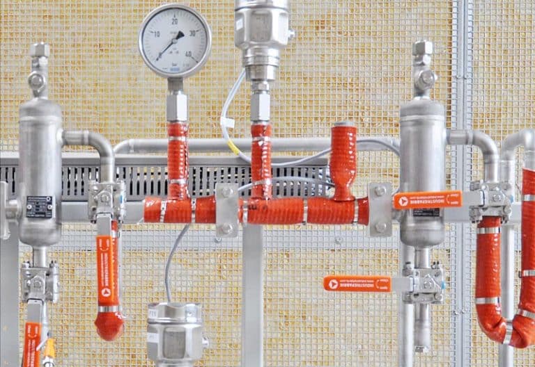 Hochtemperatur‑Armaturen für Dampfsysteme in der Reifen‑ und Gummiindustrie